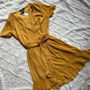 “Wrap dress” NWT